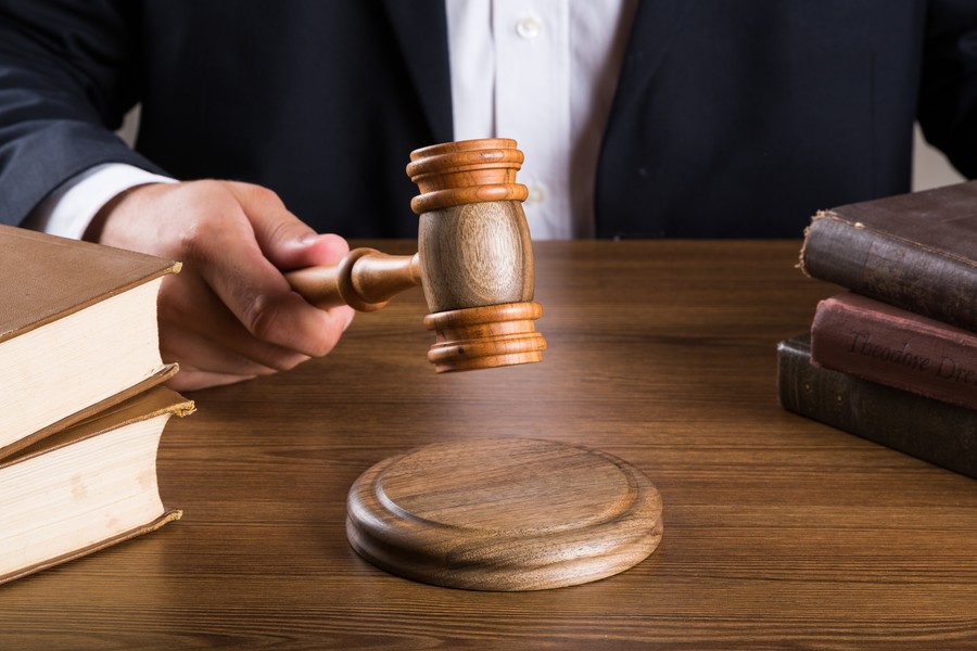 守護未來：上海刑事辯護律師論述家庭與教育系統(tǒng)在暴力犯罪預(yù)防中的責(zé)任與作用