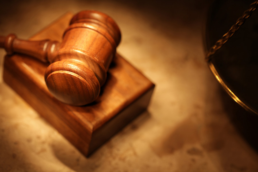 靜安刑事律師視角下的經(jīng)偵隊立案標準解析