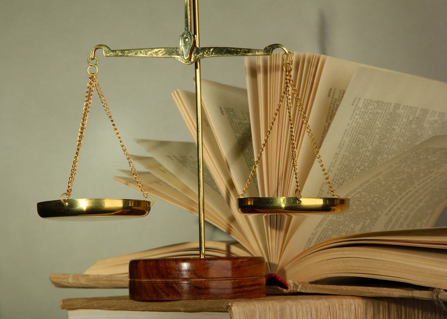 上海刑事案件律師視角：個人網(wǎng)上信息泄露如何損害個人利益