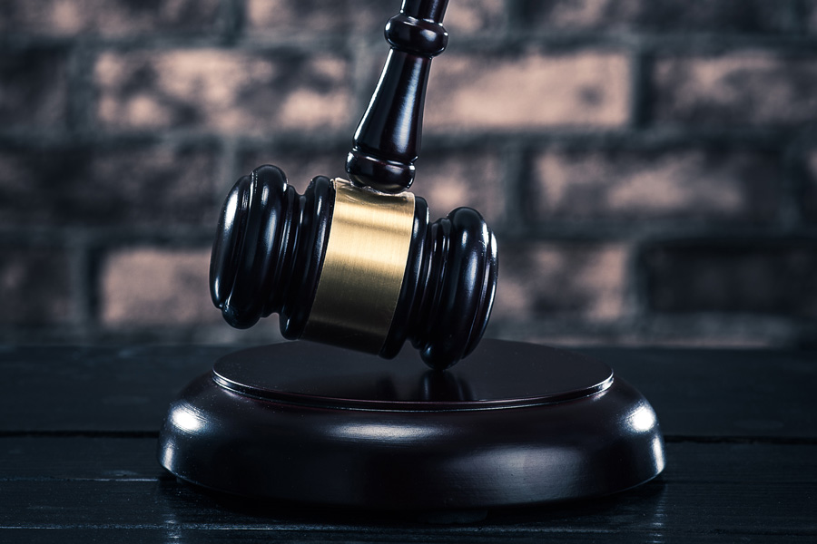 上海侵占罪律師眼中的“侵占罪下的緊急避險(xiǎn)”：保護(hù)利益還是犯罪？