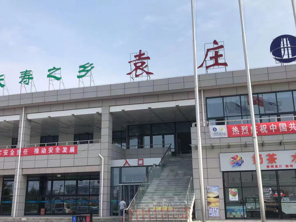攜帶兇器在銀行營(yíng)業(yè)大廳搶奪儲(chǔ)戶現(xiàn)金如何處理？上海刑事律師網(wǎng)告訴您