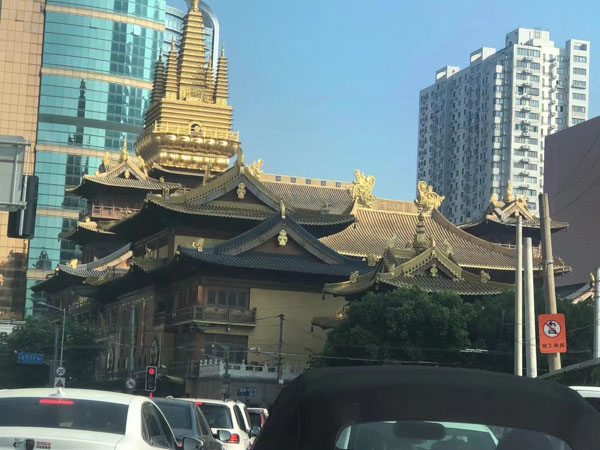 故意殺人后又拿走被害人財(cái)物的行為如何定性？上海經(jīng)濟(jì)犯罪律師來回答