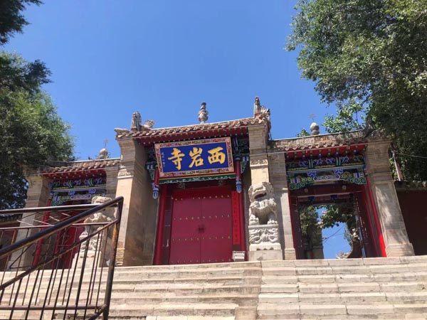 14歲的未成年人團伙搶劫是拘留還是判刑？上海刑事訴訟律師告訴您