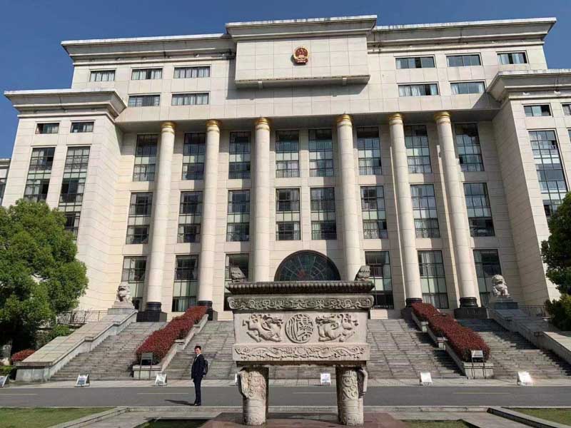 飯店服務員是三陪小姐是犯罪嗎？來和徐匯刑事律師看看這個案例